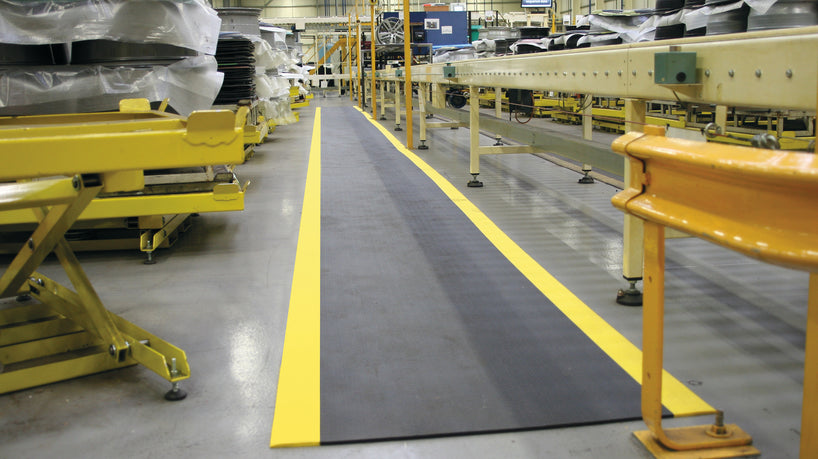 Le tapis de sol industriel, un produit ingénieux pour le confort et la productivité de vos opérateurs