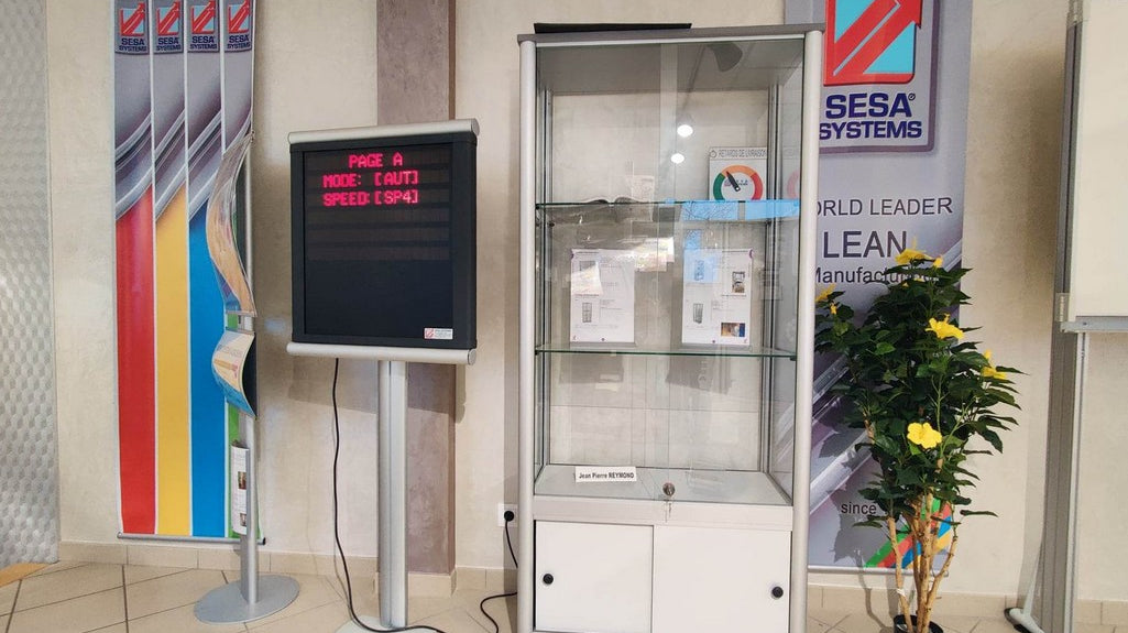 Mettez vos meilleurs produits en valeur en les présentant dans une vitrine en verre