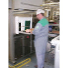 qualipost-200b-mural-l-1264-x-p-500-x-h-900-mm-avec-plateau-non-rabattable