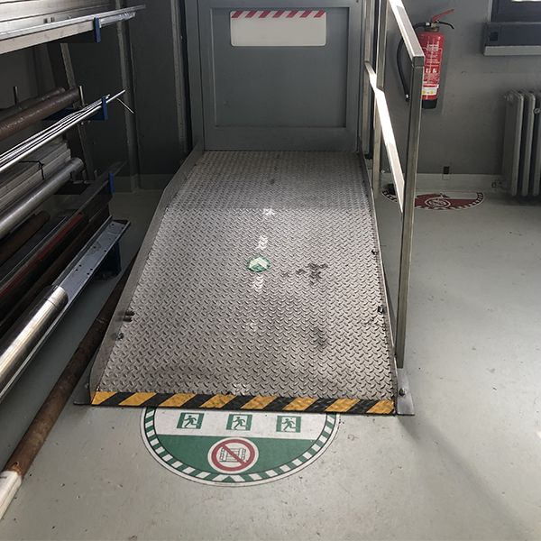 pictogramme-adhesif-interdit-de-stocker-vert-l-610-x-l-305-mm