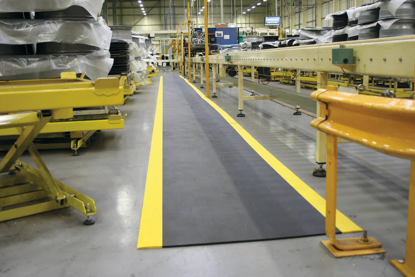 Le tapis de sol industriel, un produit ingénieux pour le confort et la productivité de vos opérateurs