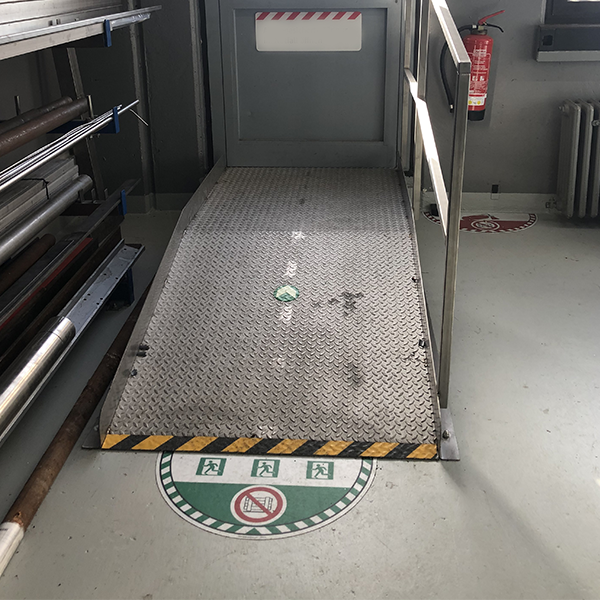 12787_PICTOGRAMME INTERDIT STOCKER VERT 140275